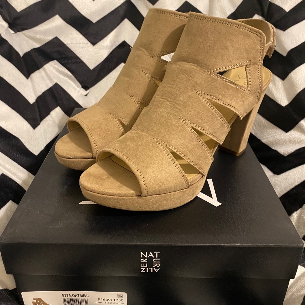 Naturalizer Etta heeled sandal, oatmeal